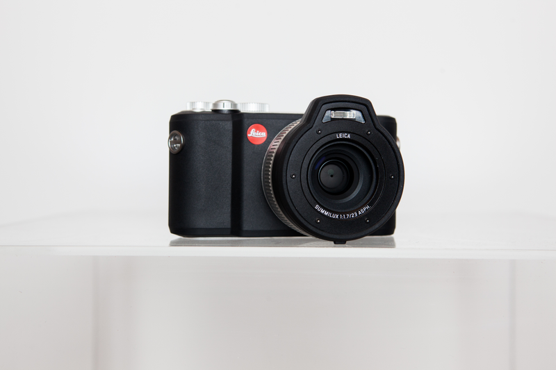 Illustration for article titled The Waterproof Leica Is a Very Expensive Way to Get Laid